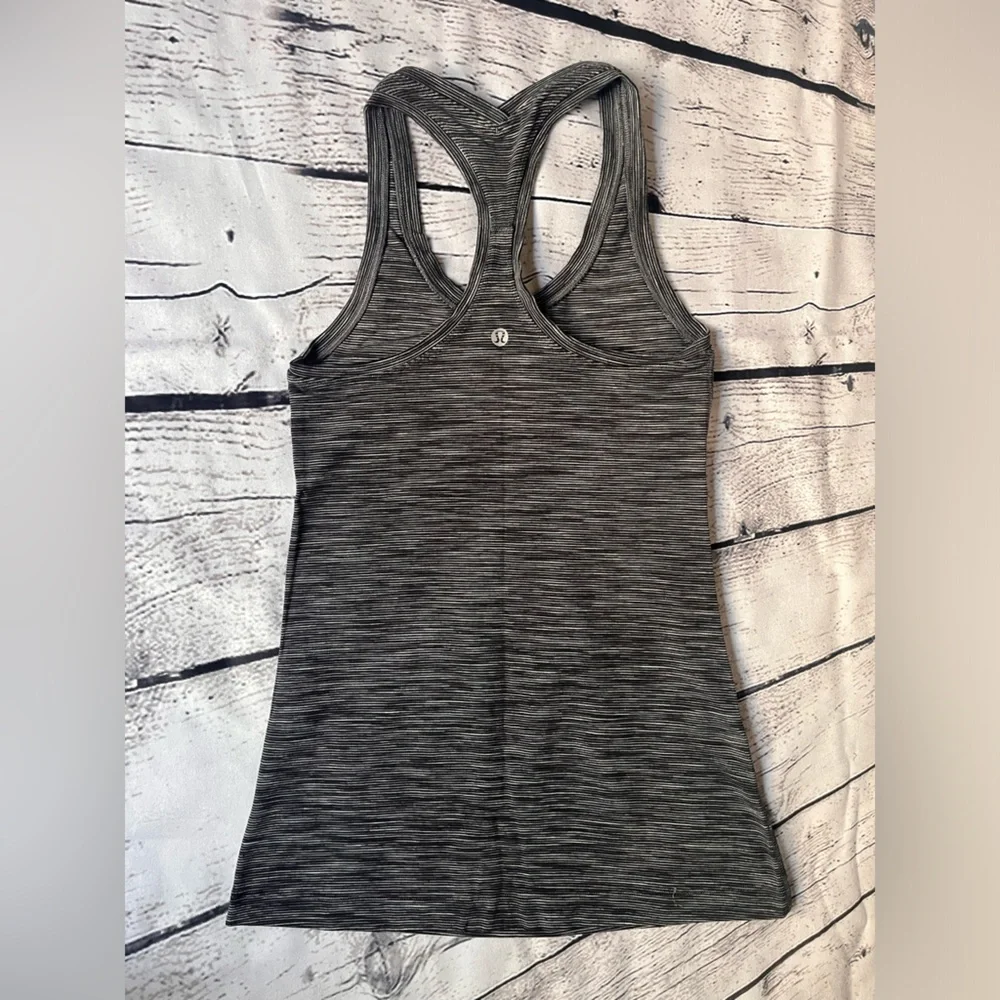 Lululemon Razor Back Tank Size 4 - Picture 2 of 4